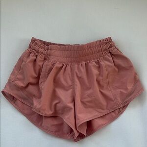 Lululemon low rise hotty hot 2.5 inch shorts
